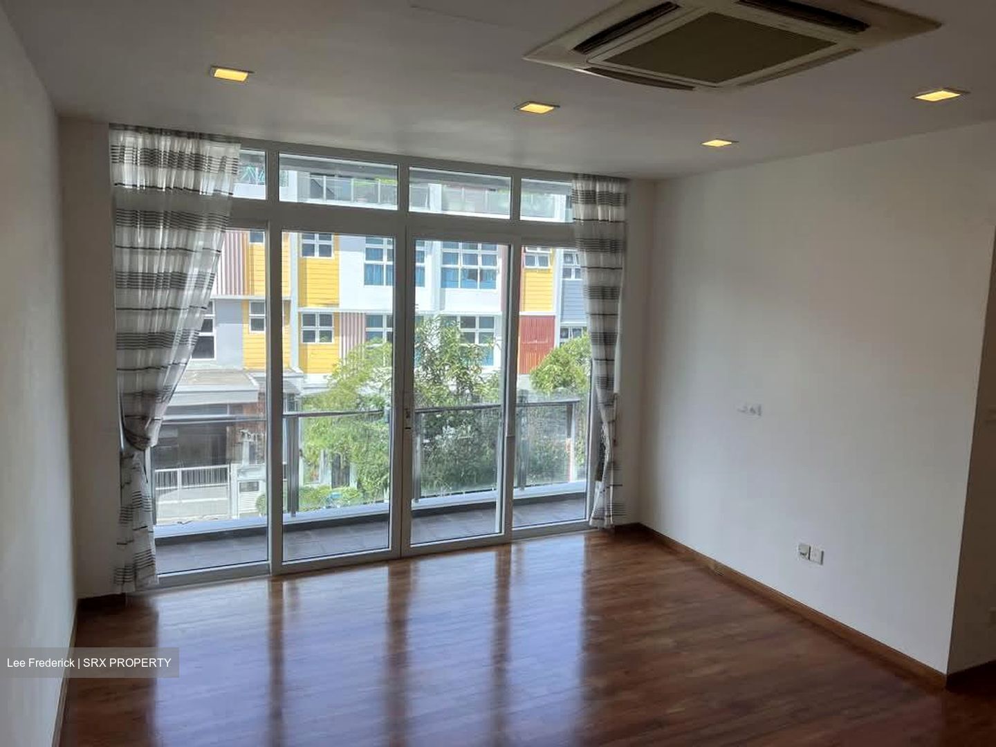 Sembawang Park (D27), Terrace #536358061